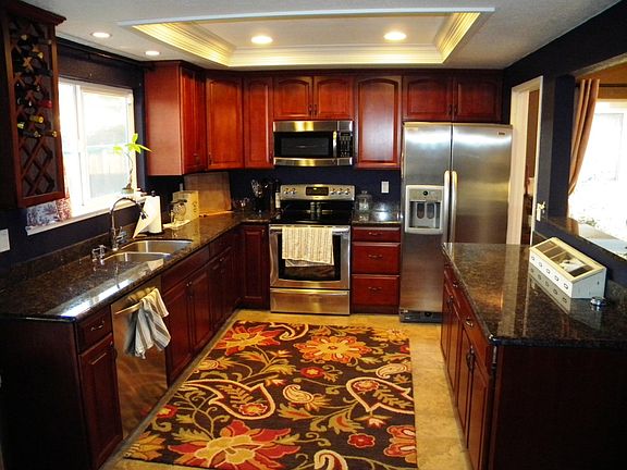 3rd image of 184 Mitchell Ct