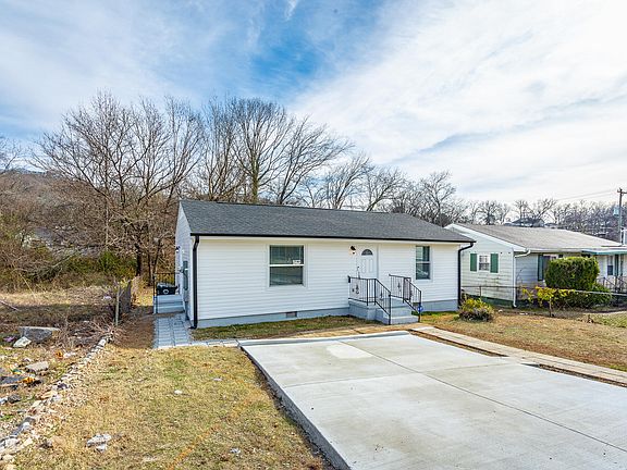 4th image of 1104 Arlington Ave