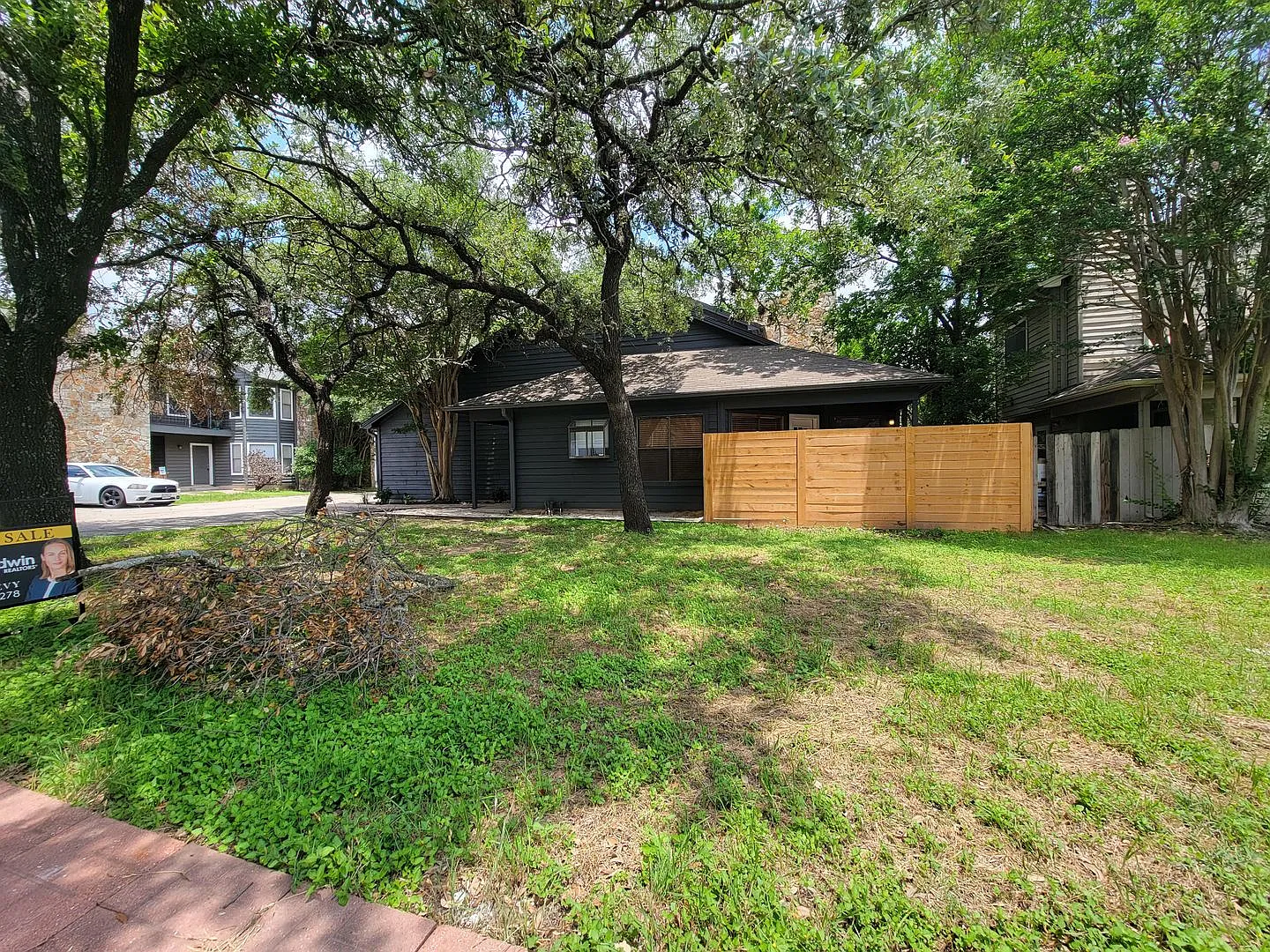 Spacious 3 Bed, 2.5 Bath Austin Home with Garage & Fenced Yard! — Photo 3