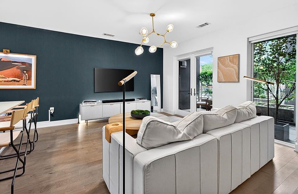 1st image of 775 Juniper St NE #220