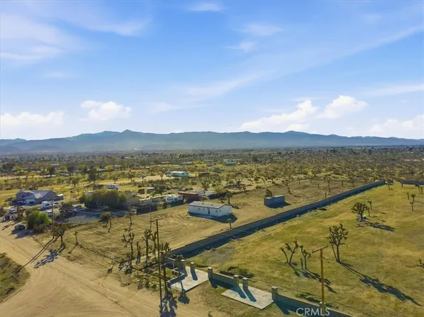 11878 Pacific Rd, Phelan, CA 92371