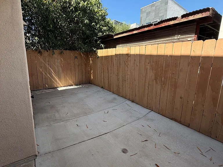 3523 Louisiana St — Photo 15