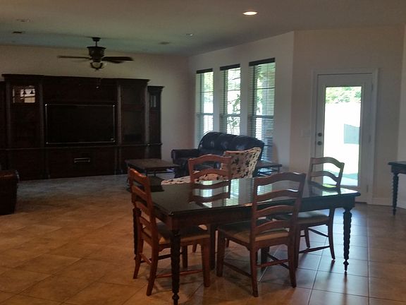 4th image of 645 Hardy Cir