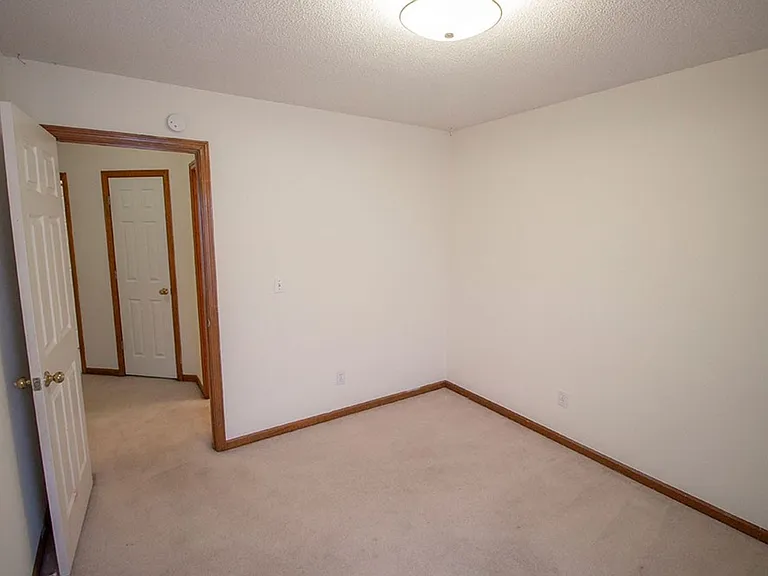 1318 Valley Creek Ln — Photo 24