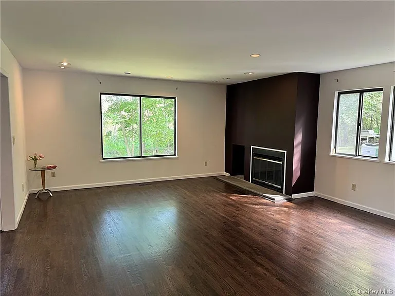 17 Rambling Brook Rd — Photo 8