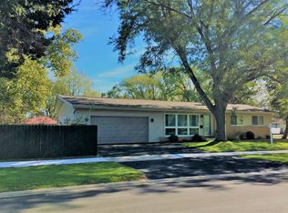 717 Wilshire Dr, Mount Prospect, IL 60056