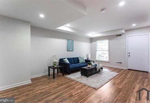 5th image of 8593 Pioneer Dr