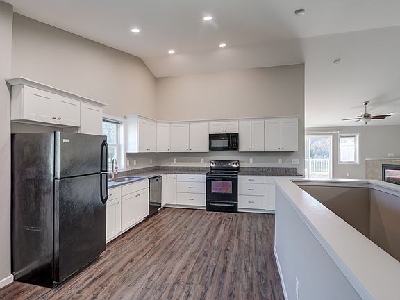 Spacious kitchen