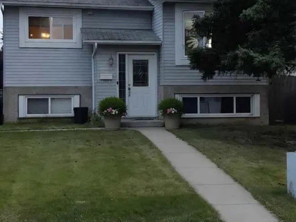 6333 11th Ave NW, Edmonton, AB T6L 3A8