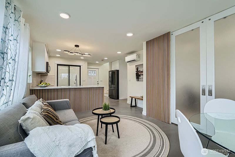 5th image of 5928 18th Avenue S