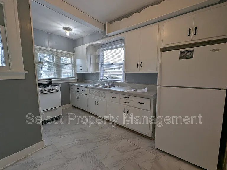 4111 S Calhoun St — Photo 8