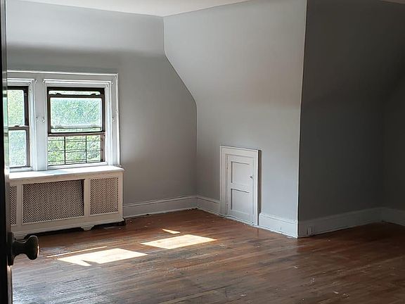 4th image of 331 N Broadway