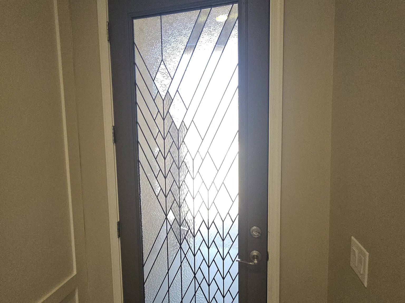 4 bed, 2830 sqft, $3,000 — Photo 2