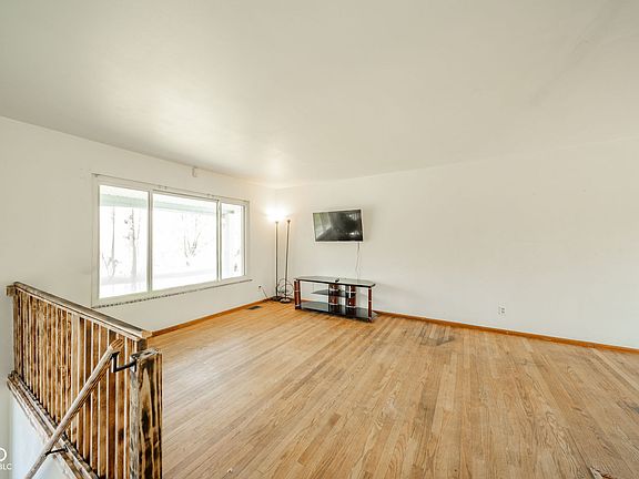 4th image of 2529 E Ridgewood St