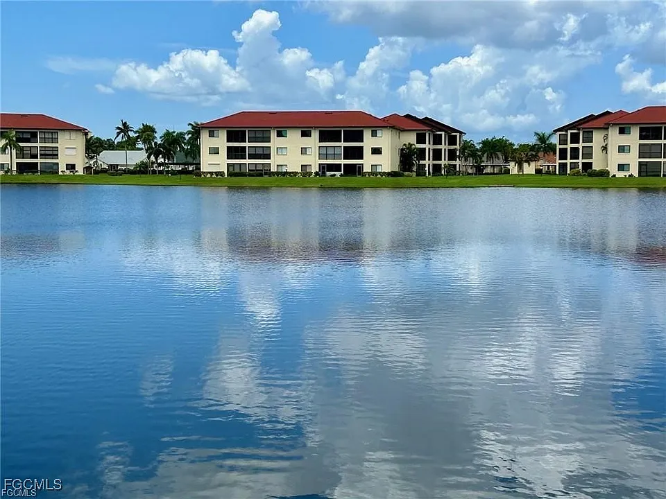 11110 Caravel Cir #201