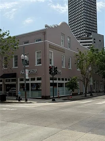 803 Baronne St — Photo 3