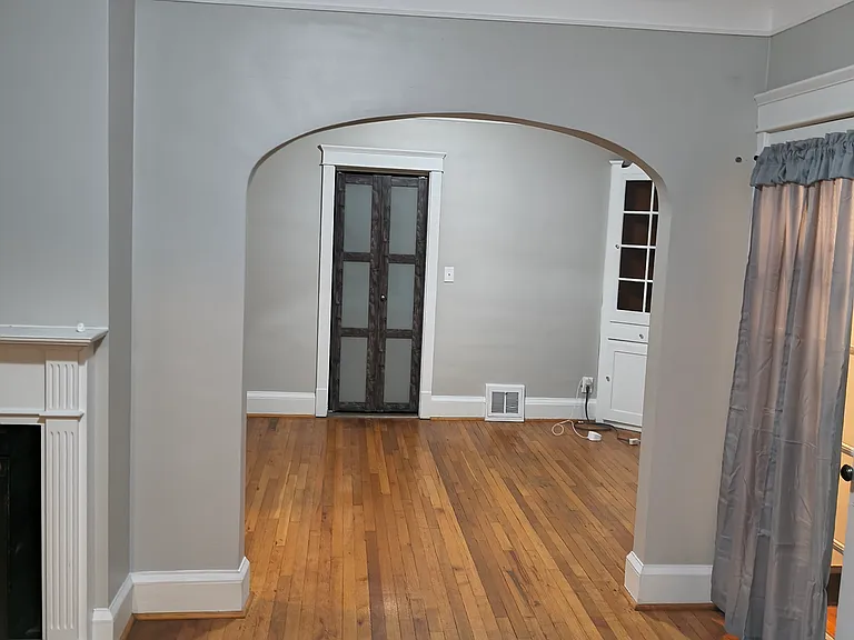 1440 Larchmont Ave #UPPER — Photo 19
