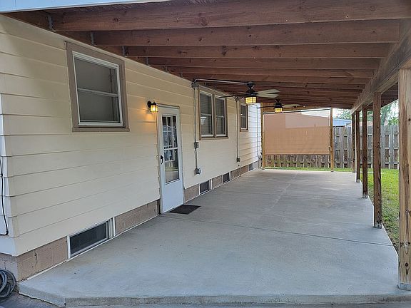 2nd image of 128 Brentwood Blvd