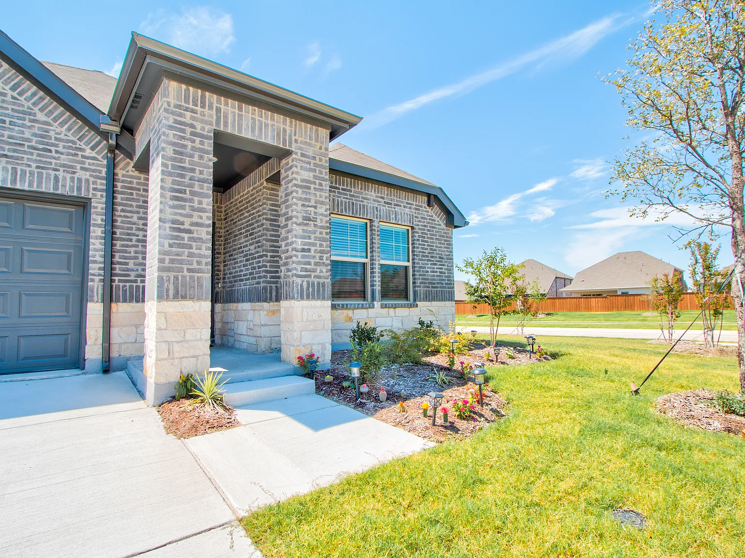 3 bed, 1833 sqft, $2,400 — Photo 4