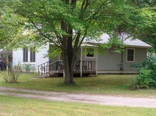 160 W Beamish Rd, Sanford, MI 48657