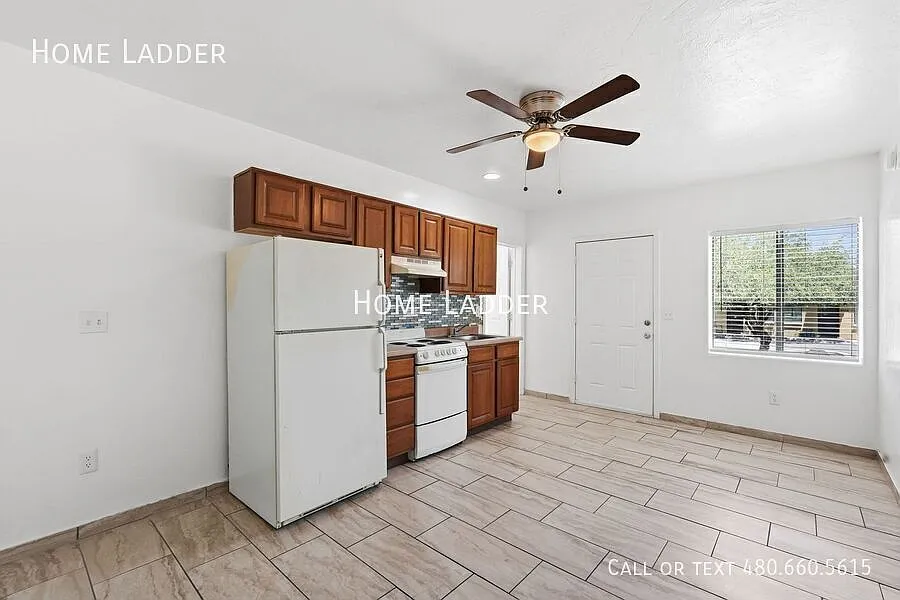 2115 N Oracle Rd — Photo 4