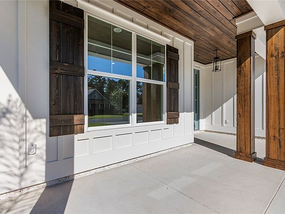 3rd image of 103 Maybird Dr