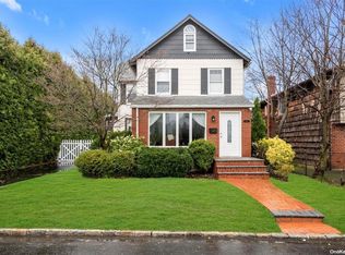 12 Cross St, Port Washington, NY 11050