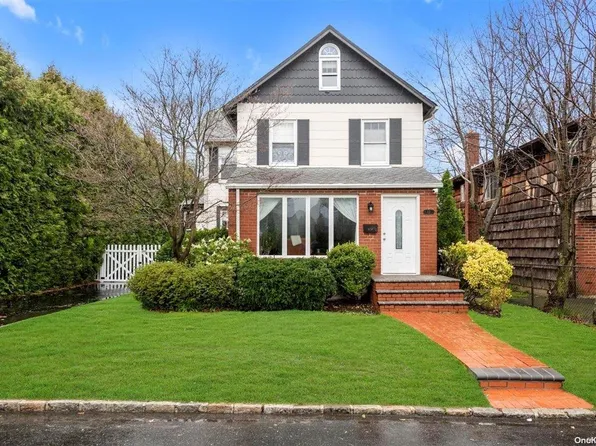 12 Cross Street, Port Washington, NY 11050