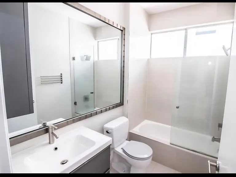 1310 N Detroit St #406 — Photo 3