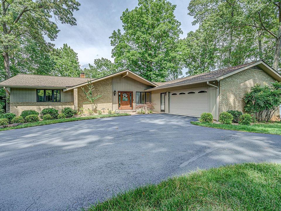 1st image of 144 Twin Coves Dr