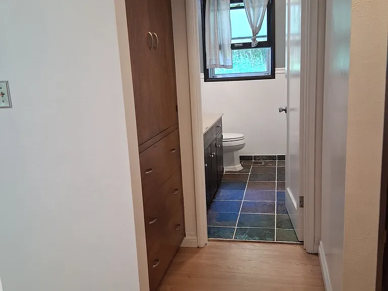 640 SE Williams Rd — Photo 18