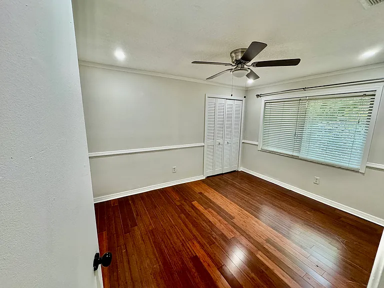 112 Granada Ln — Photo 11