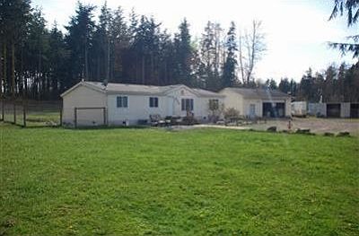 Huge front lawn and fenced backyard