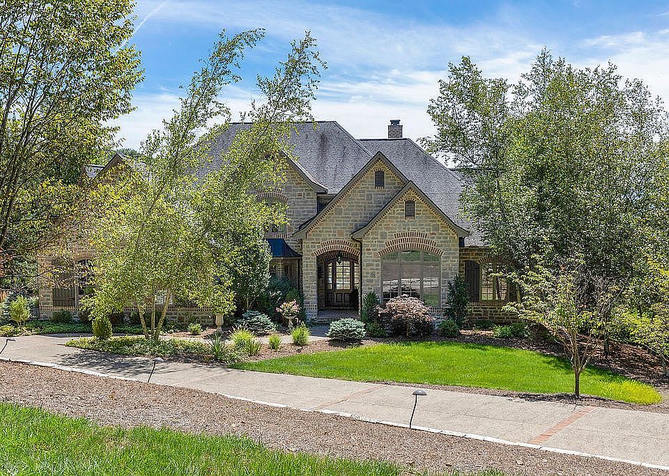1st image of 170 Pinehurst Dr