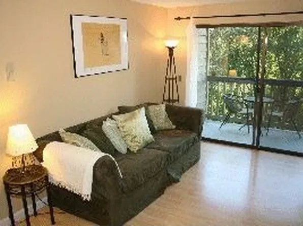 611 SW 5th Ct #B205, Renton, WA 98057