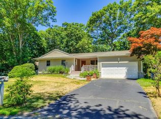 7 Spruce St, Centereach, NY 11720