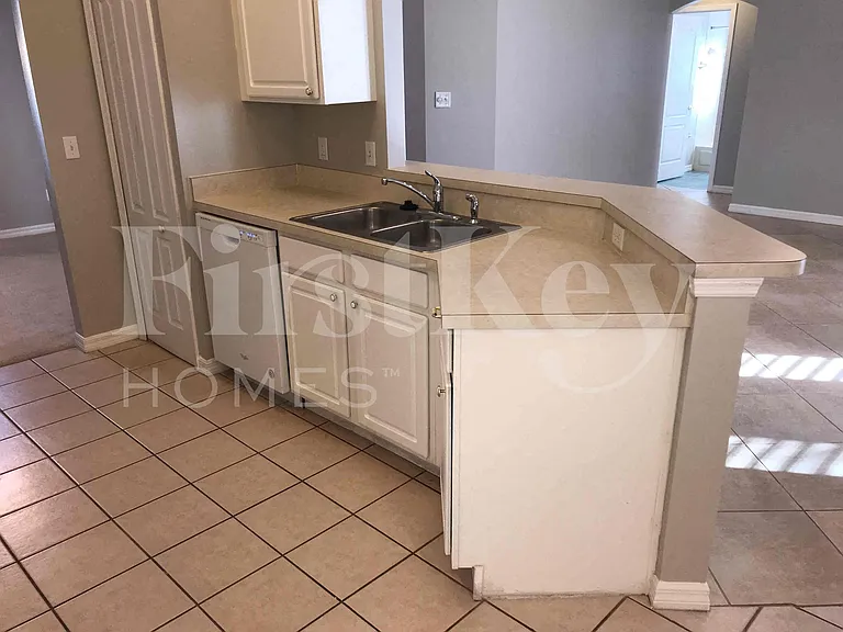1550 Golfside Village Blvd — Photo 4