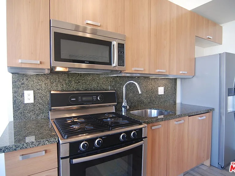 460 S Spring St #608 — Photo 6
