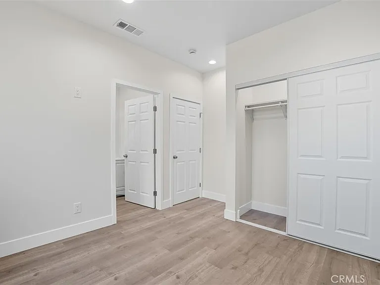 19258 Strathern St — Photo 14
