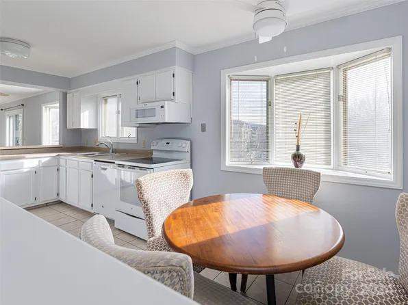 201 Racquet Club Rd #14, Asheville, NC 28803