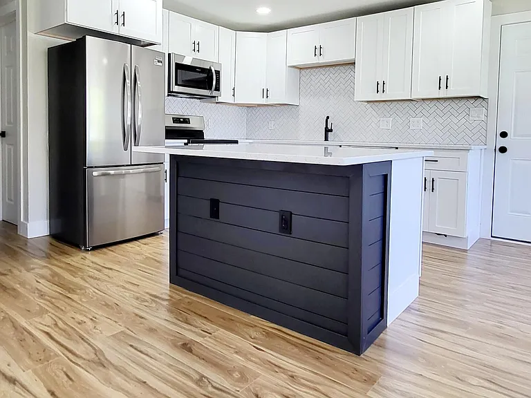 1660 Vernon Dicks Dr — Photo 3