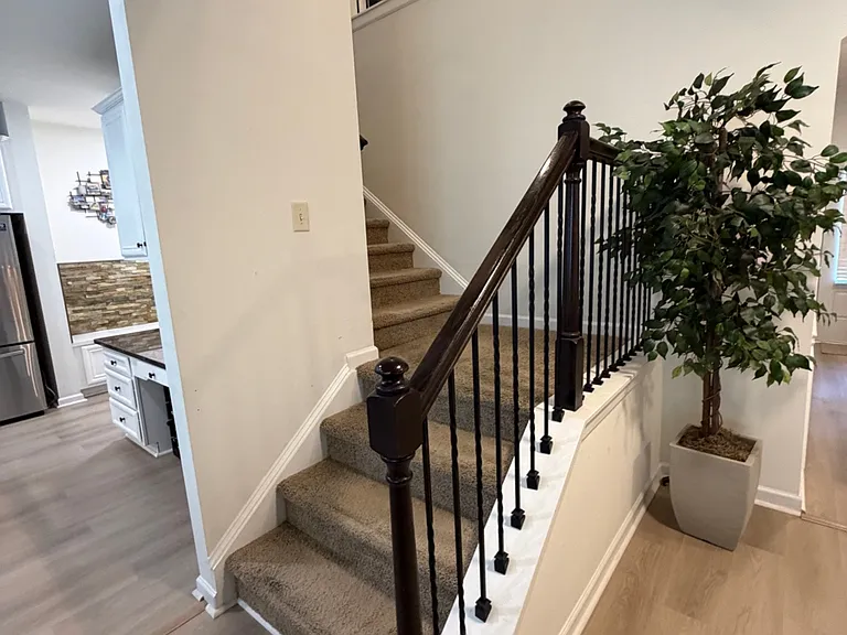 838 Pine Ln — Photo 17