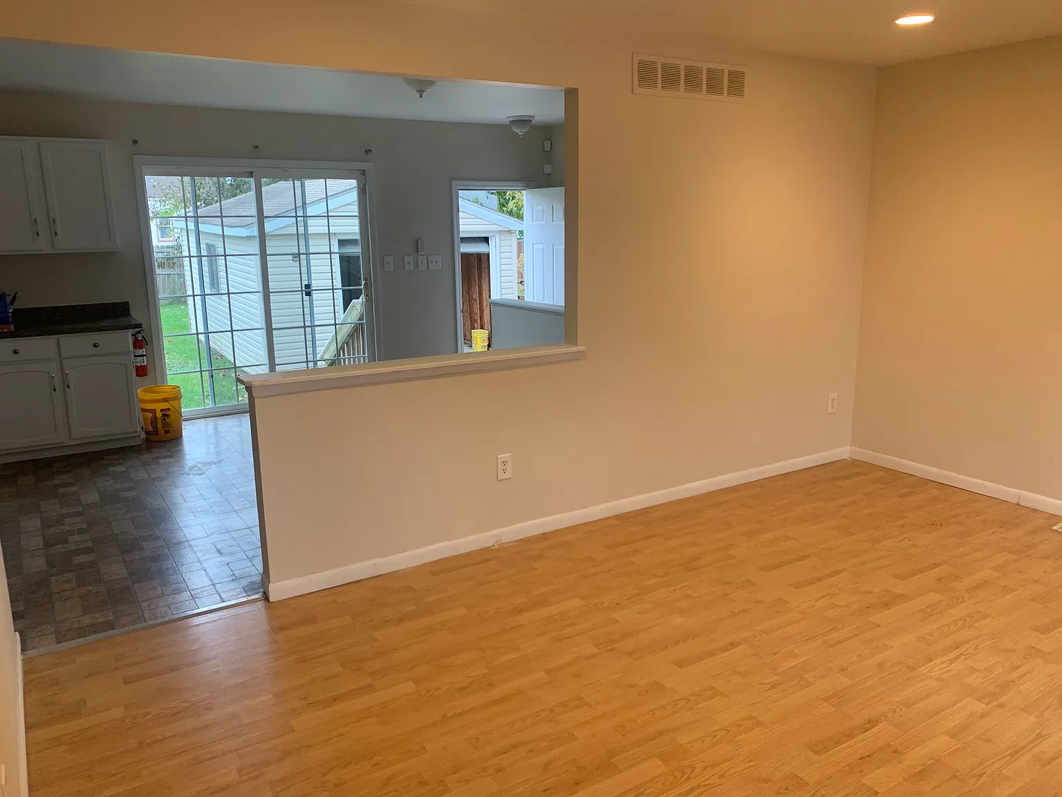 3 bed, $1,600 — Photo 2