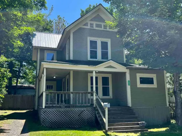 282 Ampersand Ave, Saranac Lake, NY 12983