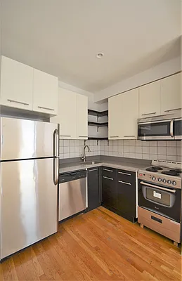 Rented by CITY SKYLINE REALTY INC | media 2