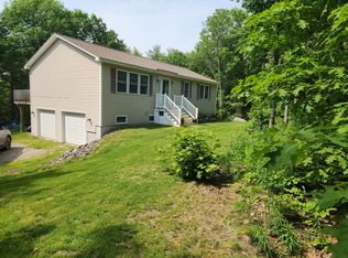 88 Hillcrest Dr, Augusta, ME 04330
