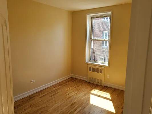 Rented by Mahzari Realty Inc | media 22