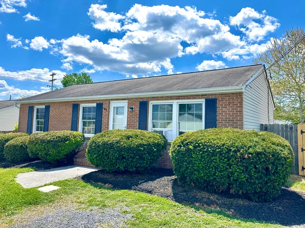 103 Green Park Dr, Winchester, VA 22602