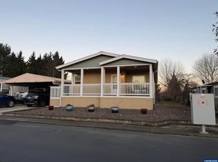 300 SE Lacreole Dr Unit 220), Dallas, OR 97338