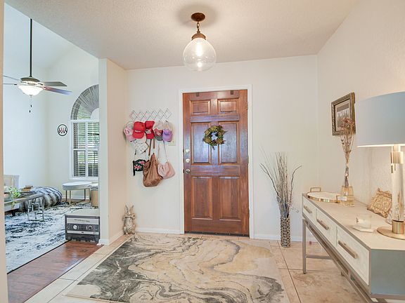 4th image of 607 Summerwood Dr